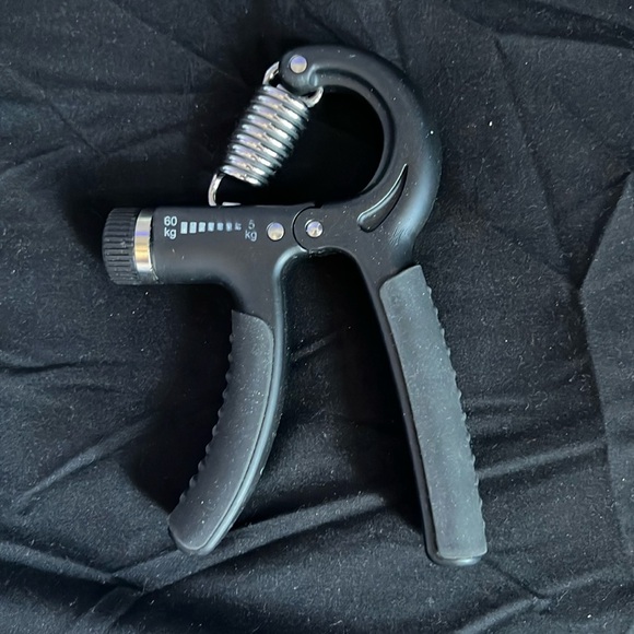 HAND GRIP STRENGTHENER / BLACK - Picture 4 of 6